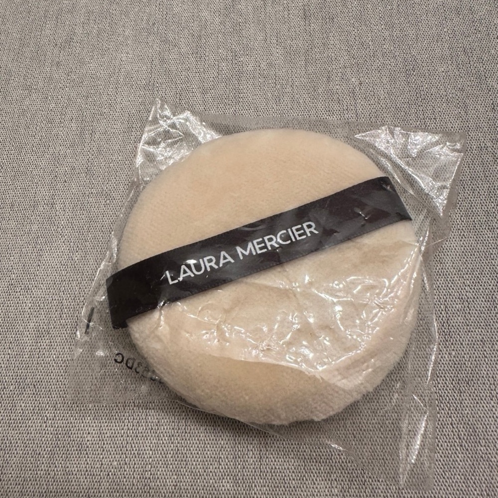 Laura Mercier Velour Puff